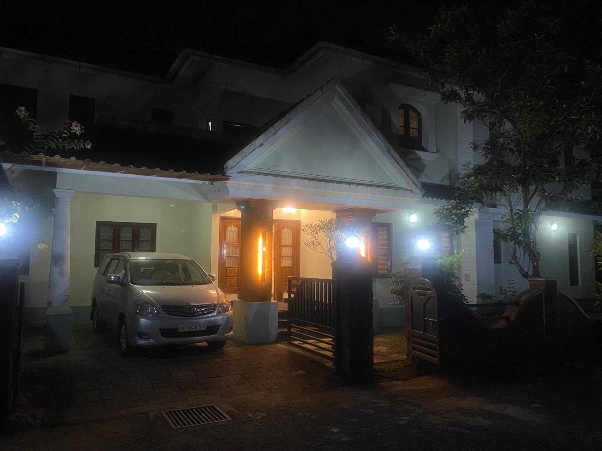 "Radhas" 4Br Villa In Gated Spring Field Community, 칸누르 외부 사진